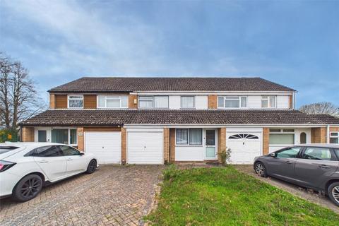 3 bed property, in Carston Grove, £325,000