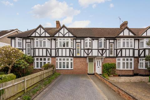 3 bed property, in Cardinal Avenue, £750,000