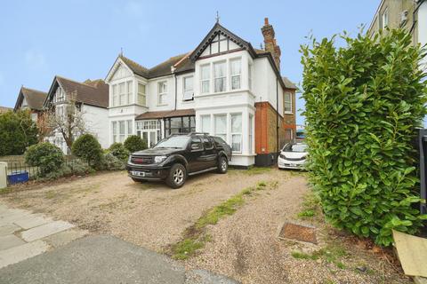 1 bed property, in Preston Road, £85,000