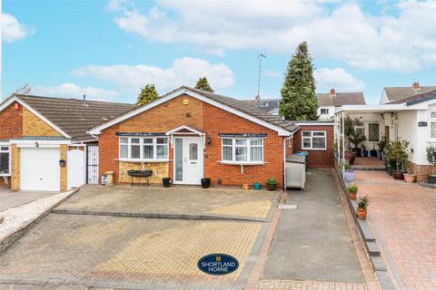 3 bed property, in St. Helens Way, £390,000