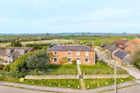 4 bed property, in High Street, £1,450,000