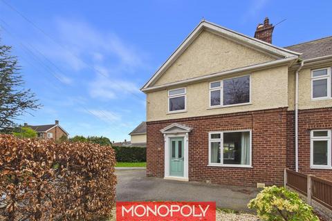 3 bed property, in Maes Y Dre, £215,000