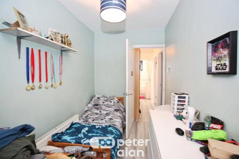 3 bed property, in The Crescent, £210,000