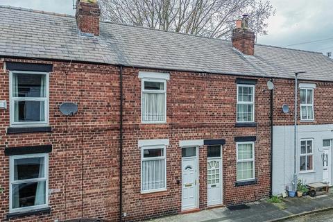 2 bed property, in Weir Street, £175,000