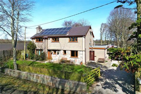 4 bed property, in Schoolhouse, £375,000