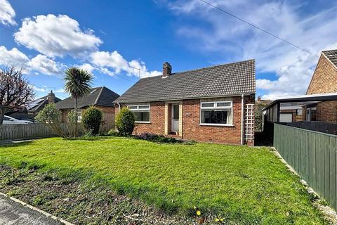 2 bed property, in Greenacre Park, £215,000