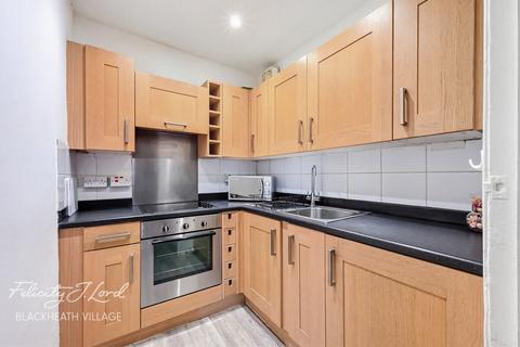 1 bed property, in Bennett Park, £390,000