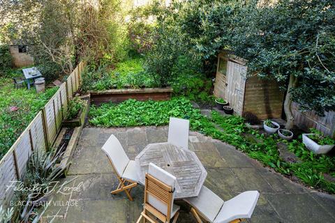 1 bed property, in Bennett Park, £390,000