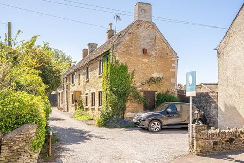 4 bed property, in Kings Terrace, £625,000