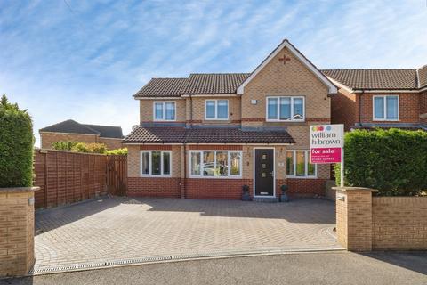 4 bed property, in Highgrove Way, £280,000