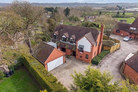 5 bed property, in Anchor Lane, £650,000