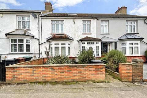 4 bed property, in Parrock Avenue, £400,000