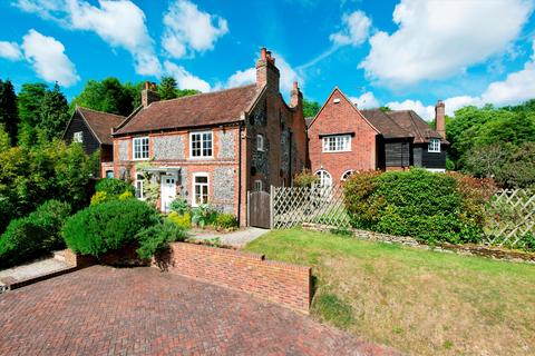 5 bed property, in Sparepenny Lane, £1,495,000