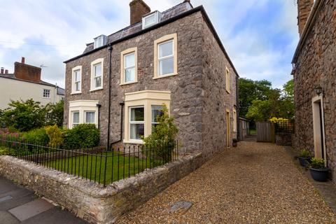 5 bed property, in Station Road, £795,000