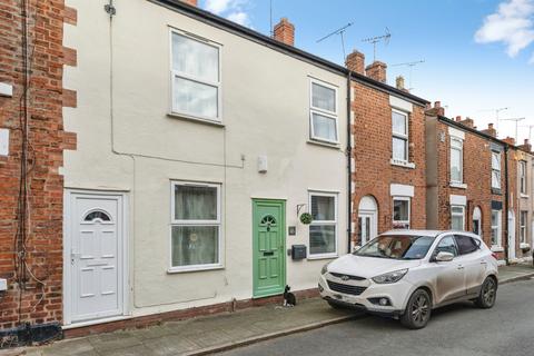 2 bed property, in Gloucester Street, £200,000