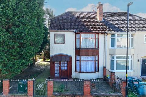 3 bed property, in Fir Tree Avenue, £250,000