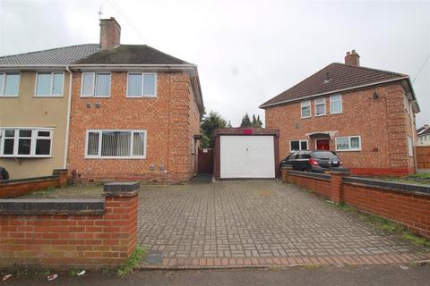 3 bed property, in Kitts Green Road, £240,000