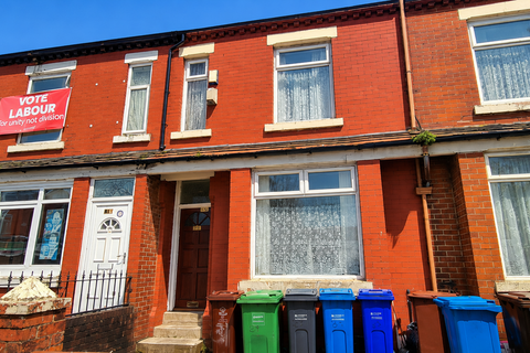 3 bed property, in Stamford Road, £265,000