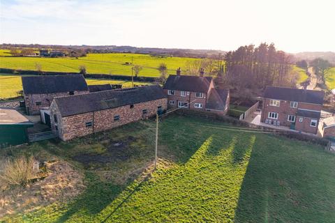 8 bed property, in Tompkin Head Farm, £400,000