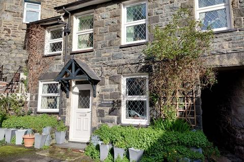3 bed property, in Murmur Y Dwr, £175,000