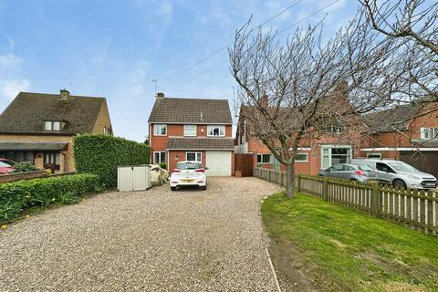 4 bed property, in Station Road, £450,000