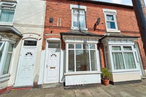 3 bed property, in Village Road, £180,000
