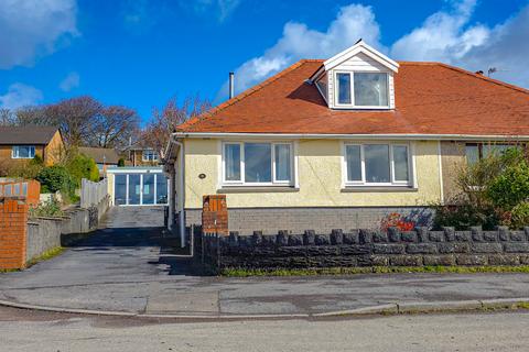 3 bed property, in Heol Y Plas, £260,000