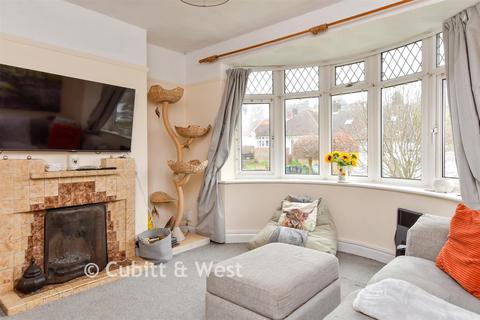 3 bed property, in Wilmington Way, £450,000