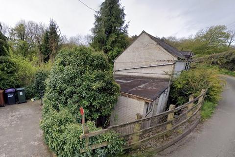 2 bed property, in Nant y Caws, £50,000