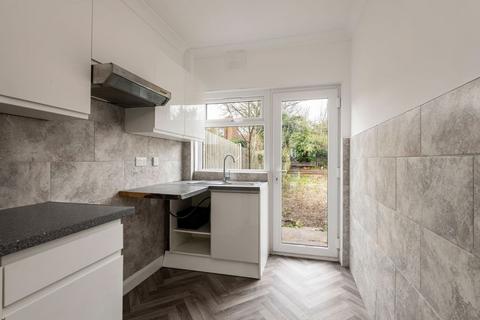 3 bed property, in Lamorna Avenue, £330,000