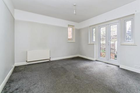 3 bed property, in Milner Road, £375,000