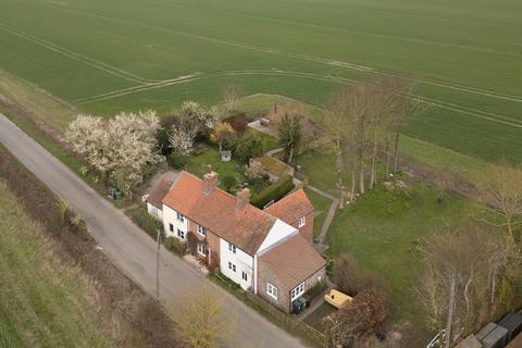 1 bed property, in Charming Period Cottage in Binham, £275,000
