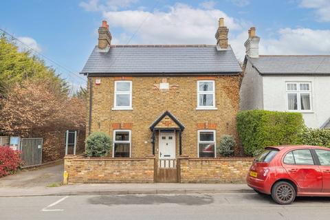 3 bed property, in Eastfield Road, £499,950