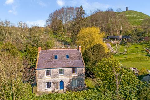 6 bed property, in Coursing Batch, £750,000