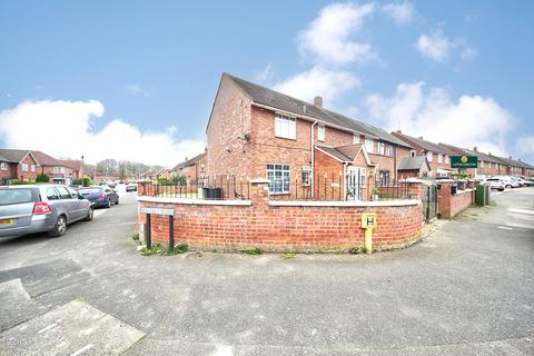 6 bed property, in Priestleys, £575,000