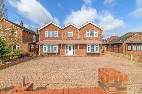 5 bed property, in Warrington Road, £725,000