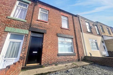 1 bed property, in Blind Lane, £30,000