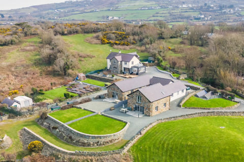 5 bed property, in Amlwch LL68, £1,250,000