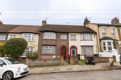 3 bed property, in Park Avenue, £340,000