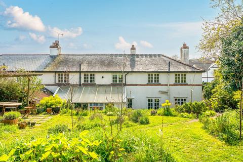 4 bed property, in Stoneborough Lane, £675,000