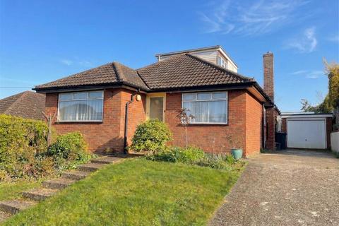 4 bed property, in Balmoral Road, £400,000