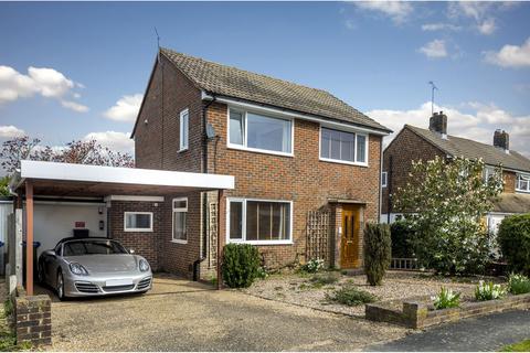 3 bed property, in Wells Close, £600,000