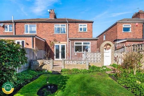 3 bed property, in Bridge Road, £200,000