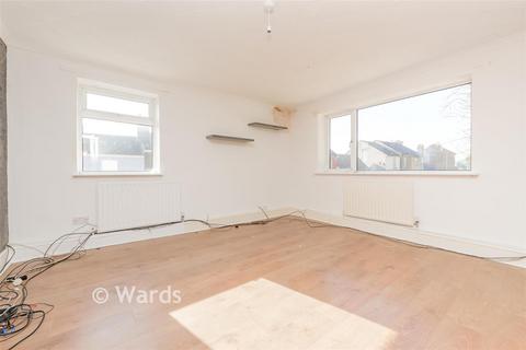 2 bed property, in Upper Luton Road, £170,000