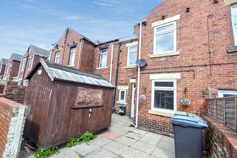 3 bed property, in Third Street, £60,000