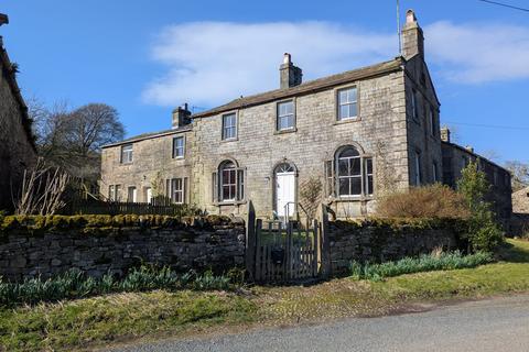 5 bed property, in Lot 1 - Holly Tree Farm & Cottage, £450,000