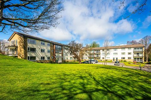 2 bed property, in 48 The Glen, £325,000