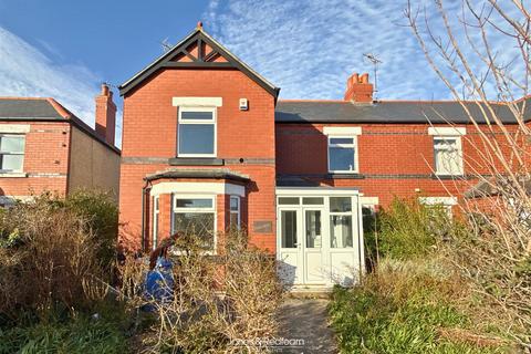 3 bed property, in Vale Road, £145,000