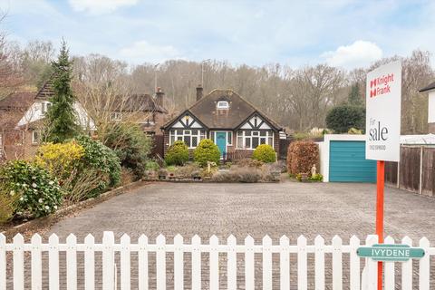 2 bed property, in Blundel Lane, £900,000