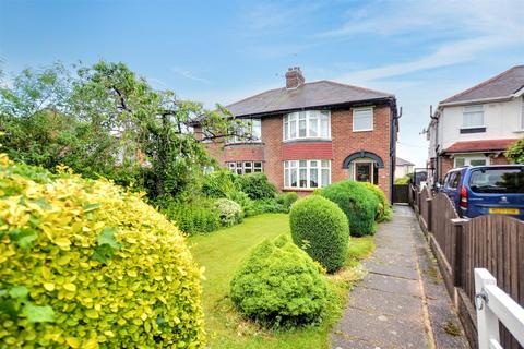 3 bed property, in Toton Lane, £255,000